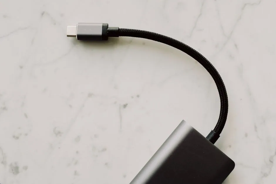 USB-C 단자가 달린 충전 케이블