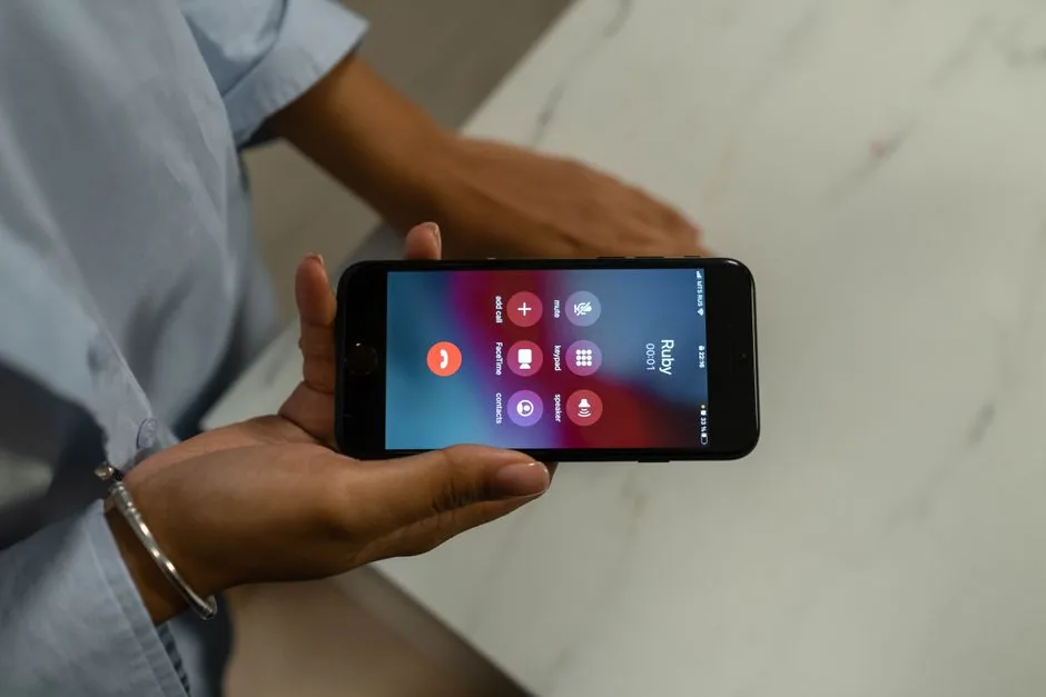 smartphone displaying an incoming call screen